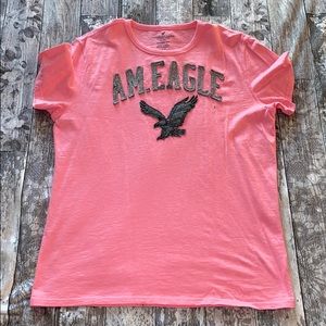 Men’s short sleeve shirt.